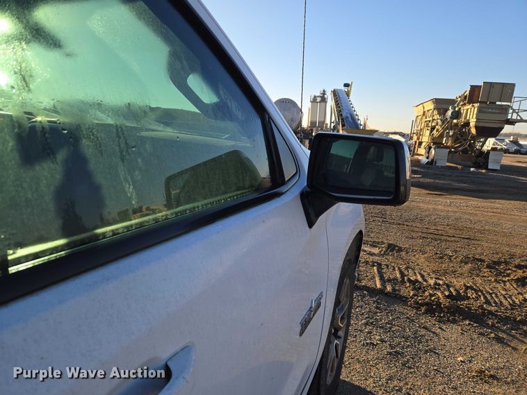 image for item ET5418 2020 Chevrolet Silverado 1500 Crew Cab pickup truck