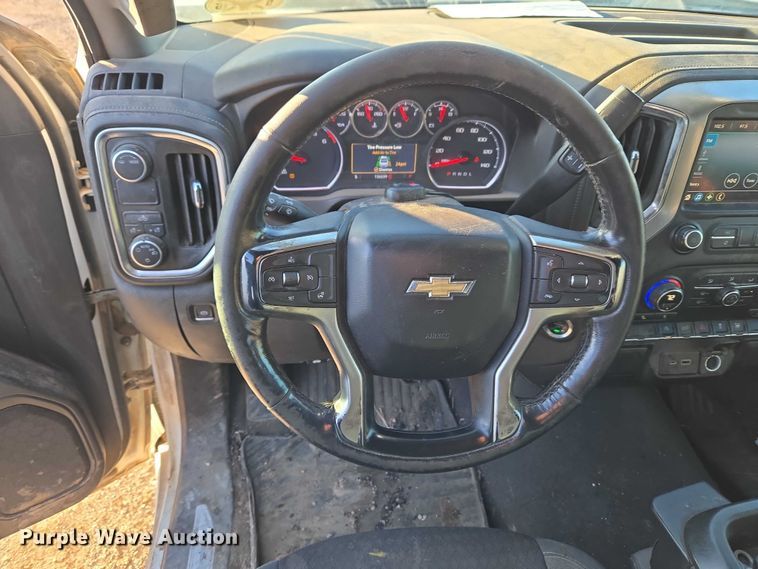 image for item ET5418 2020 Chevrolet Silverado 1500 Crew Cab pickup truck