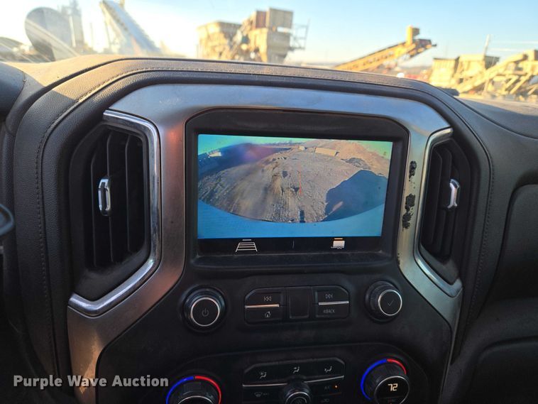 image for item ET5418 2020 Chevrolet Silverado 1500 Crew Cab pickup truck