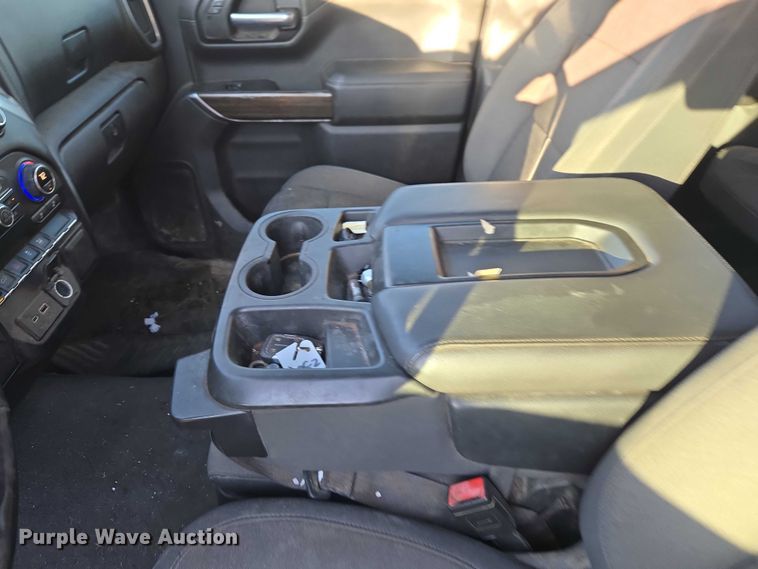 image for item ET5418 2020 Chevrolet Silverado 1500 Crew Cab pickup truck