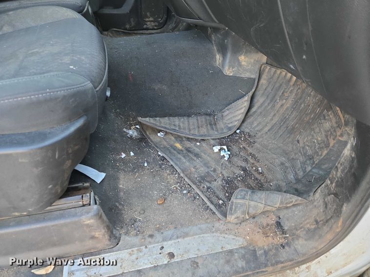 image for item ET5418 2020 Chevrolet Silverado 1500 Crew Cab pickup truck