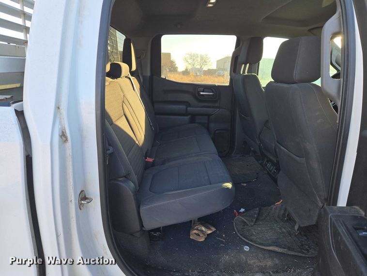 image for item ET5418 2020 Chevrolet Silverado 1500 Crew Cab pickup truck