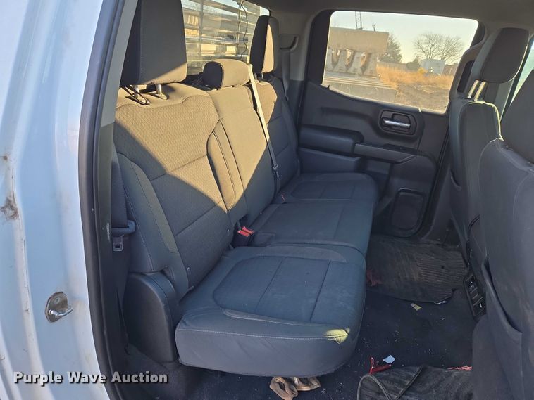 image for item ET5418 2020 Chevrolet Silverado 1500 Crew Cab pickup truck