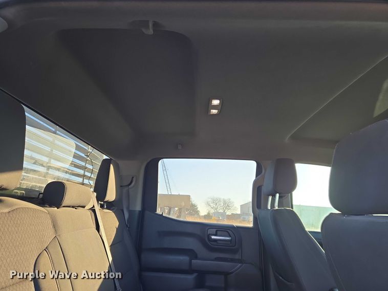 image for item ET5418 2020 Chevrolet Silverado 1500 Crew Cab pickup truck