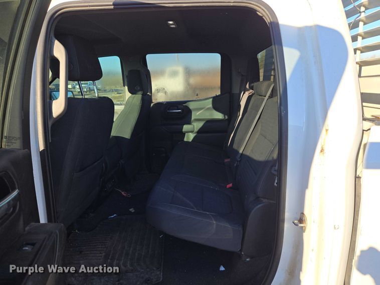 image for item ET5418 2020 Chevrolet Silverado 1500 Crew Cab pickup truck