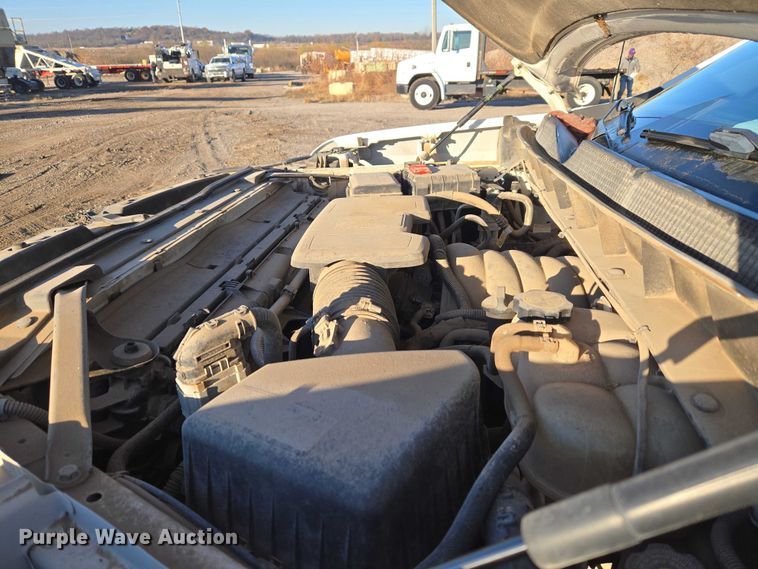 image for item ET5418 2020 Chevrolet Silverado 1500 Crew Cab pickup truck