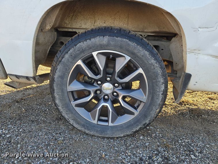 image for item ET5418 2020 Chevrolet Silverado 1500 Crew Cab pickup truck