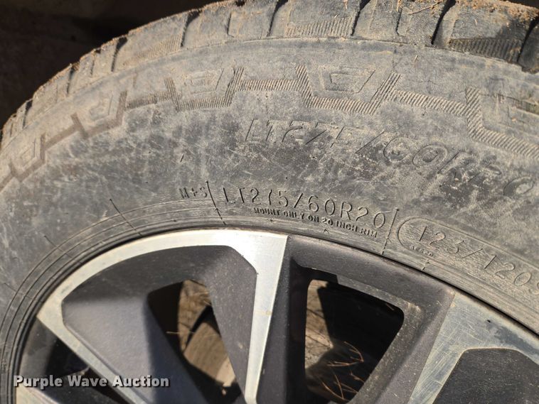 image for item ET5418 2020 Chevrolet Silverado 1500 Crew Cab pickup truck