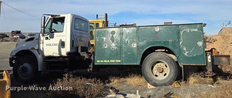 image for item ET5435 2002 International MA025 utility / service truck