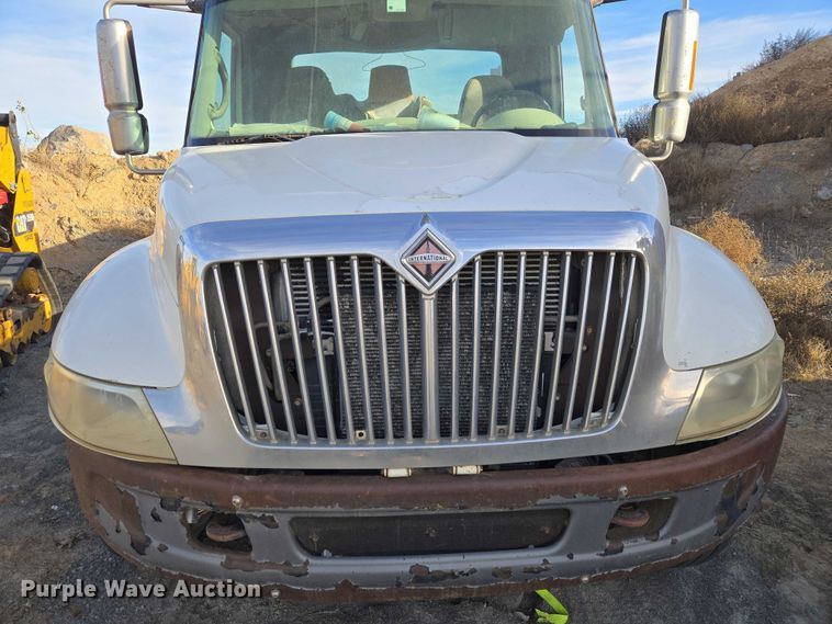 image for item ET5435 2002 International MA025 utility / service truck