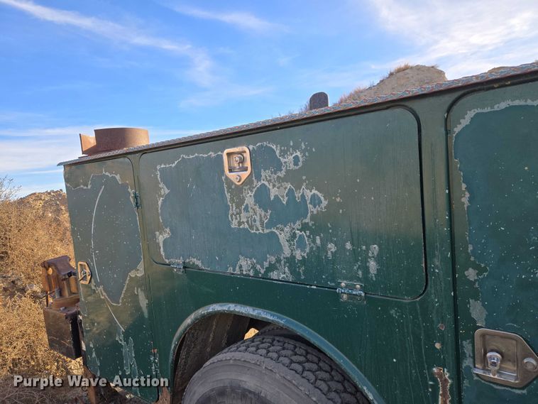 image for item ET5435 2002 International MA025 utility / service truck