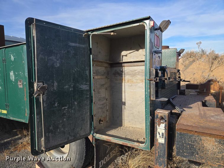 image for item ET5435 2002 International MA025 utility / service truck