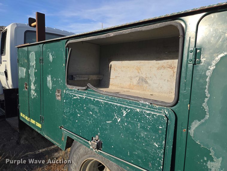 image for item ET5435 2002 International MA025 utility / service truck