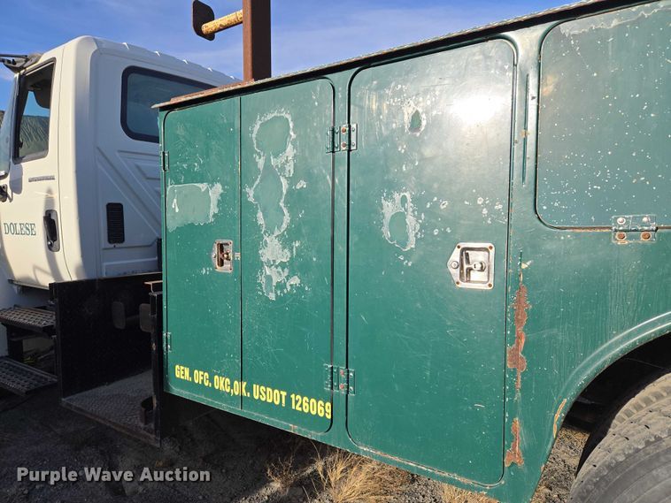 image for item ET5435 2002 International MA025 utility / service truck