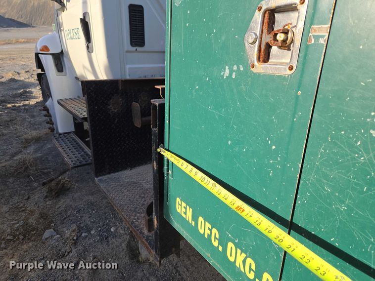 image for item ET5435 2002 International MA025 utility / service truck