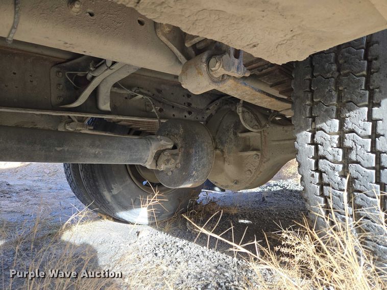 image for item ET5435 2002 International MA025 utility / service truck