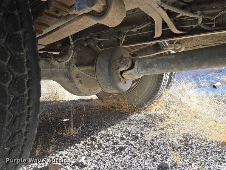 image for item ET5435 2002 International MA025 utility / service truck