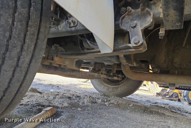 image for item ET5435 2002 International MA025 utility / service truck