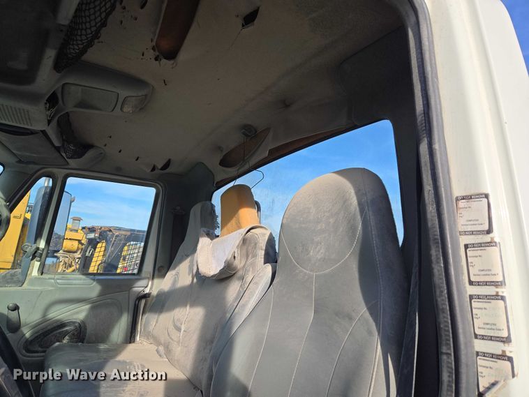 image for item ET5435 2002 International MA025 utility / service truck