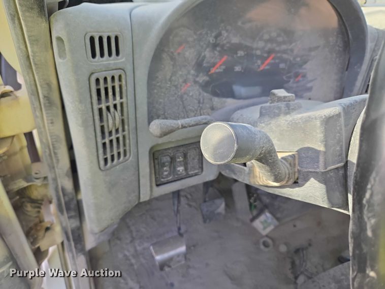 image for item ET5435 2002 International MA025 utility / service truck