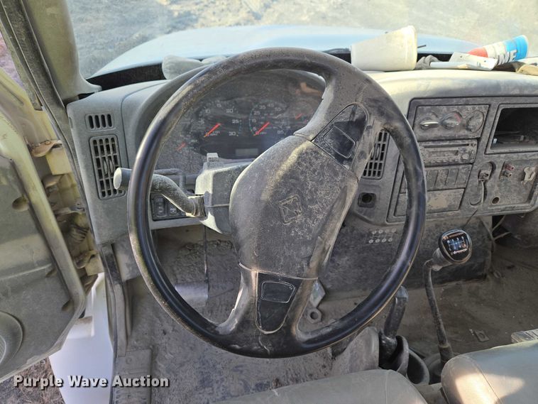 image for item ET5435 2002 International MA025 utility / service truck