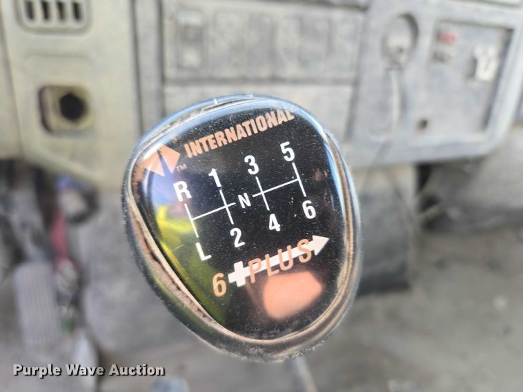 image for item ET5435 2002 International MA025 utility / service truck