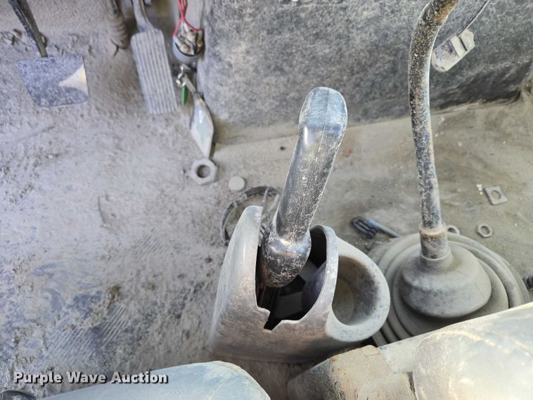 image for item ET5435 2002 International MA025 utility / service truck