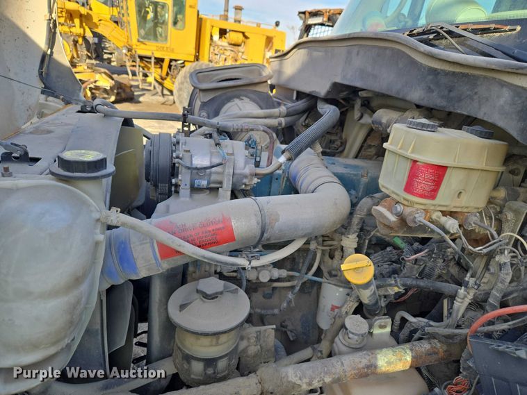 image for item ET5435 2002 International MA025 utility / service truck