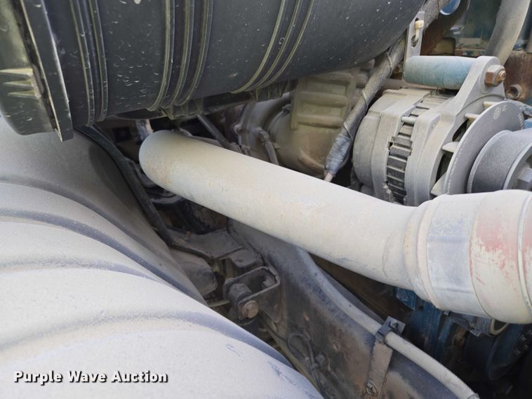 image for item ET5435 2002 International MA025 utility / service truck