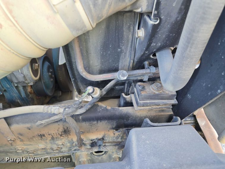 image for item ET5435 2002 International MA025 utility / service truck