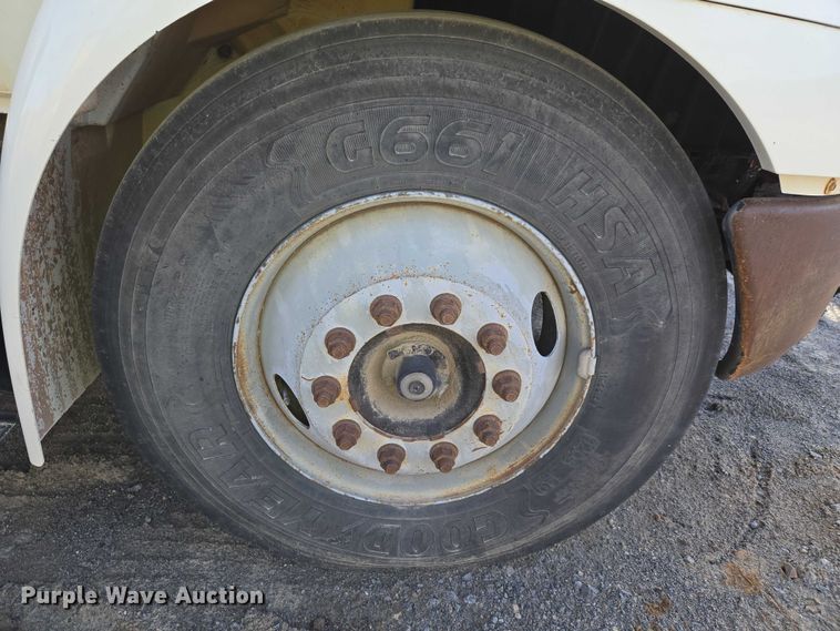 image for item ET5435 2002 International MA025 utility / service truck