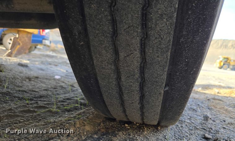 image for item ET5435 2002 International MA025 utility / service truck