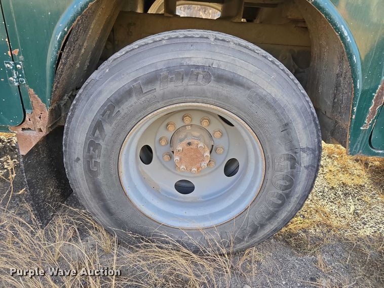 image for item ET5435 2002 International MA025 utility / service truck