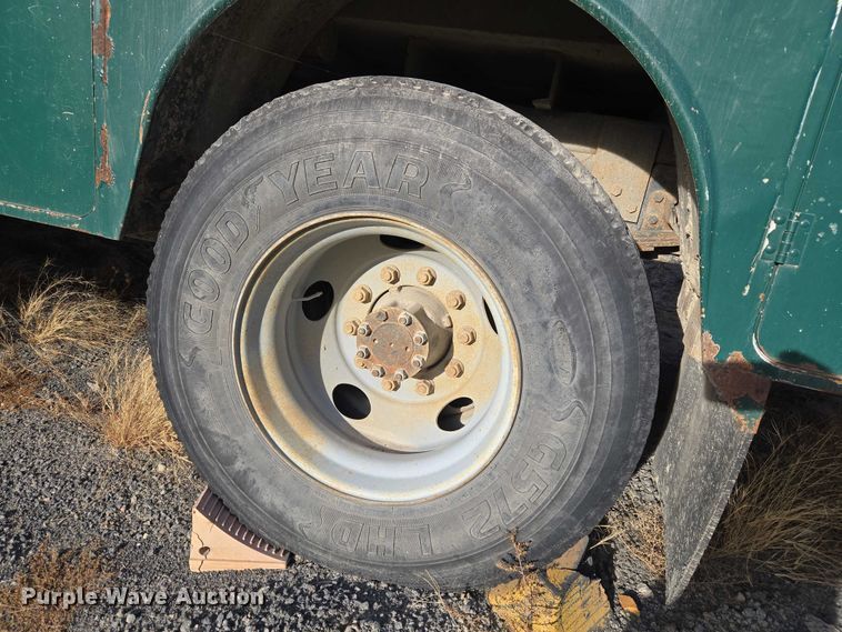 image for item ET5435 2002 International MA025 utility / service truck