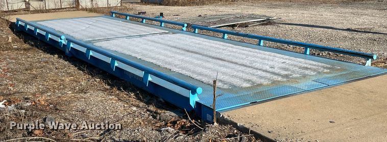 image for item ET6762 Avery Weigh-Tronix BMS 1011-70T J 75 truck scale