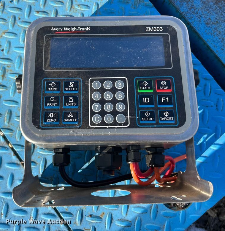 image for item ET6762 Avery Weigh-Tronix BMS 1011-70T J 75 truck scale