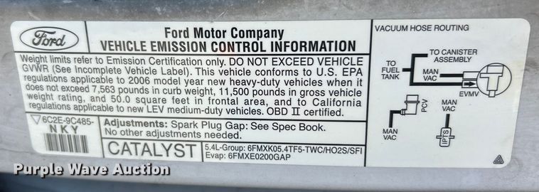 image for item ET6818 2006 Ford E350 Super Duty shuttle bus