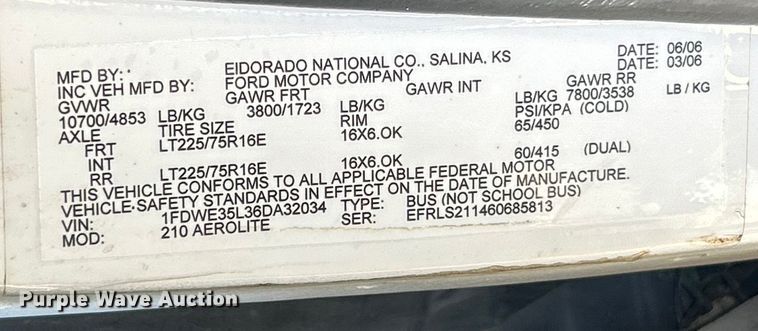 image for item ET6818 2006 Ford E350 Super Duty shuttle bus