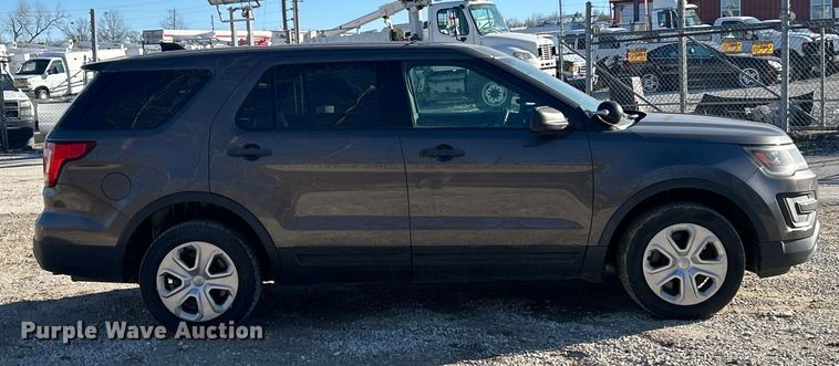 image for item ET6820 2017 Ford Explorer Police Interceptor SUV