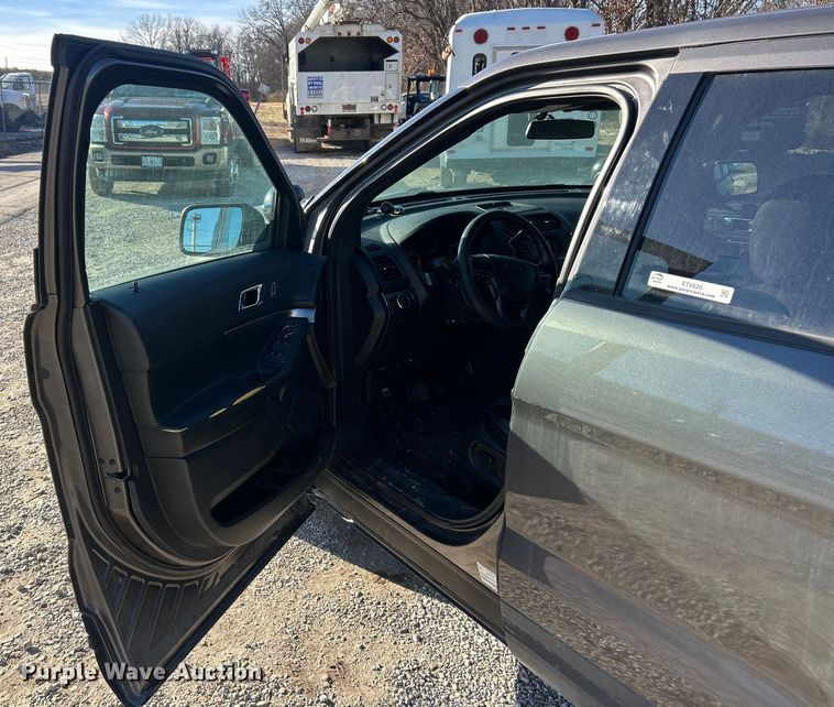 image for item ET6820 2017 Ford Explorer Police Interceptor SUV