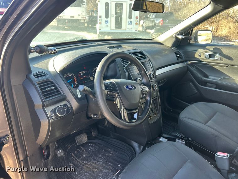 image for item ET6820 2017 Ford Explorer Police Interceptor SUV