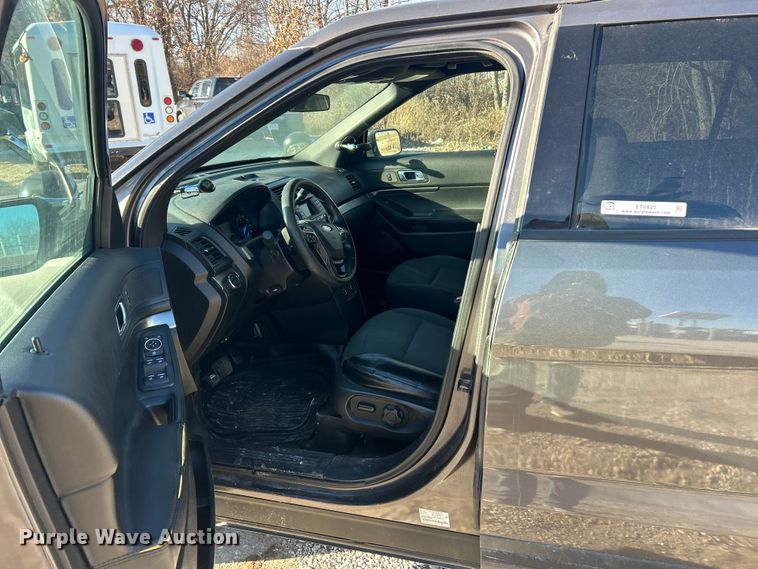 image for item ET6820 2017 Ford Explorer Police Interceptor SUV