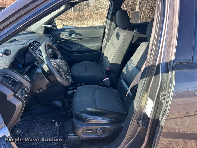 image for item ET6820 2017 Ford Explorer Police Interceptor SUV