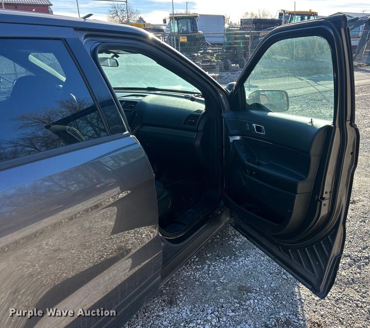 image for item ET6820 2017 Ford Explorer Police Interceptor SUV