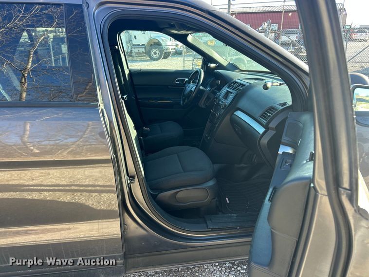 image for item ET6820 2017 Ford Explorer Police Interceptor SUV