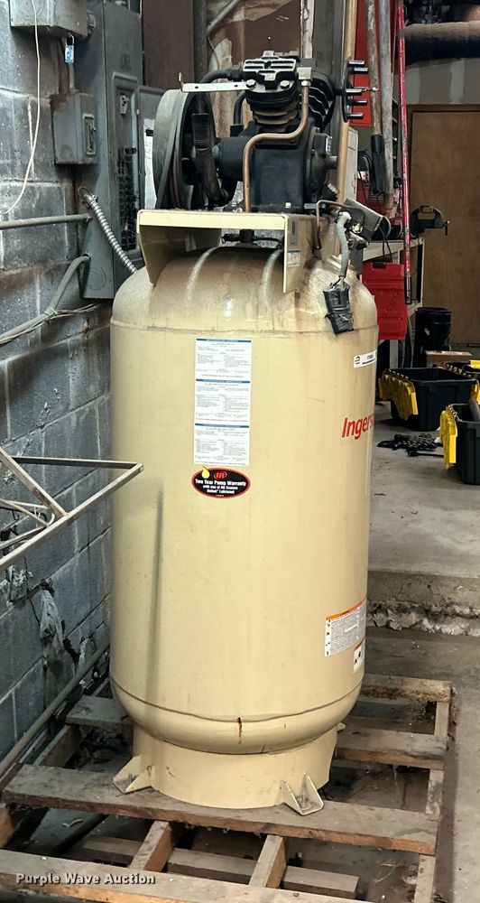 image for item ET6838 Ingersoll Rand 2340N5 air compressor