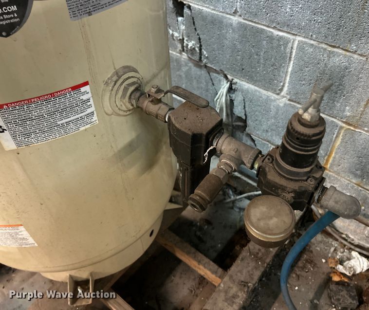 image for item ET6838 Ingersoll Rand 2340N5 air compressor