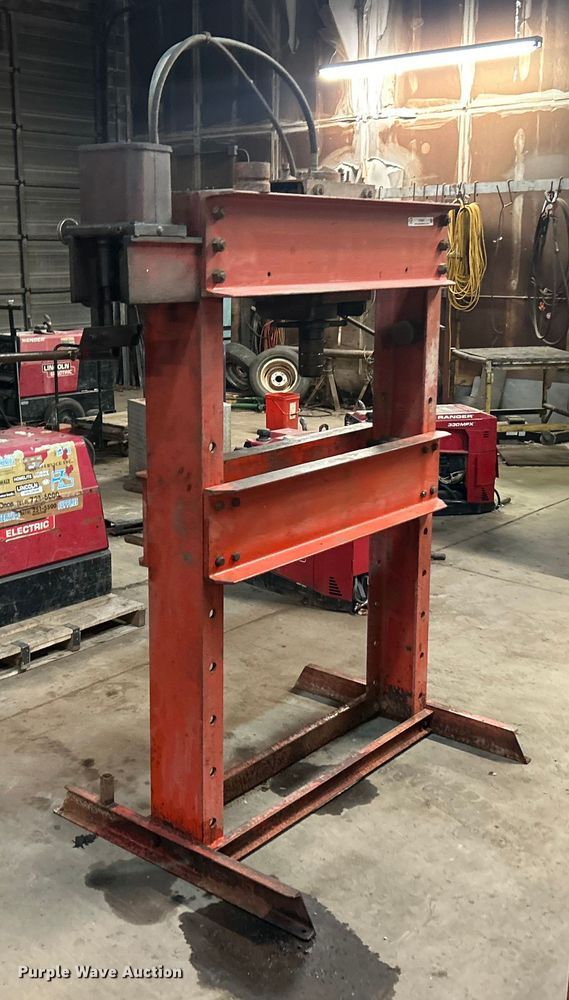image for item ET6841 F.A. Nugier H60-7 hydraulic press