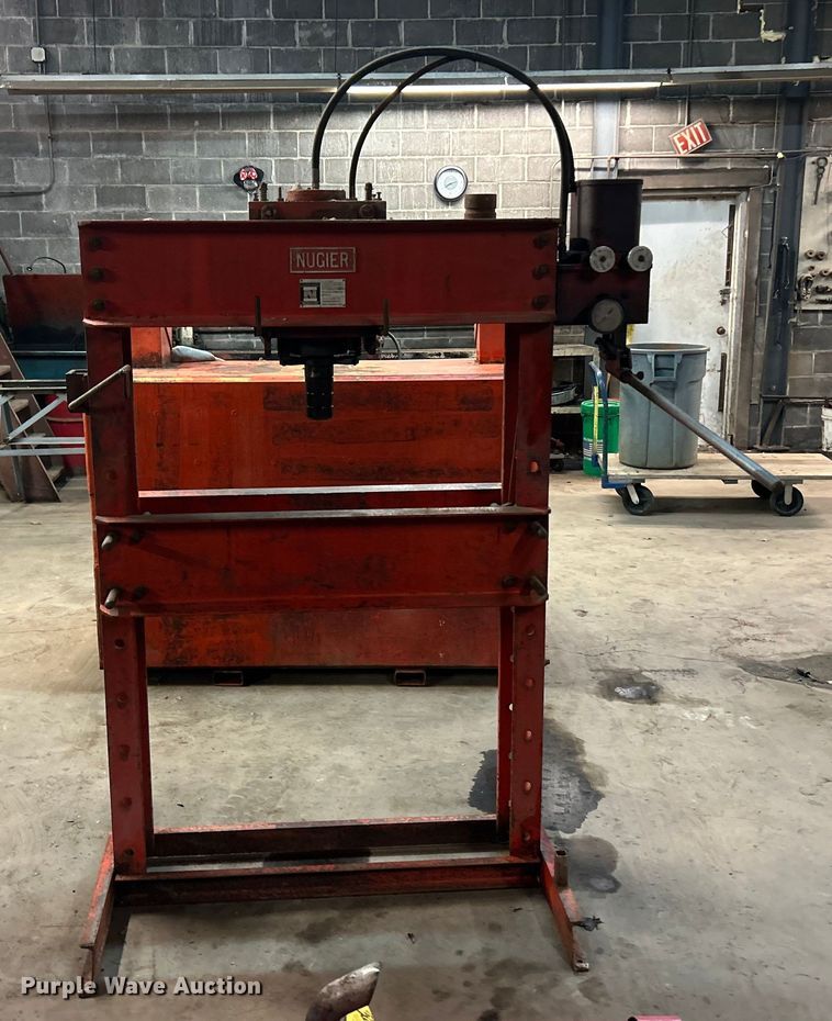 image for item ET6841 F.A. Nugier H60-7 hydraulic press