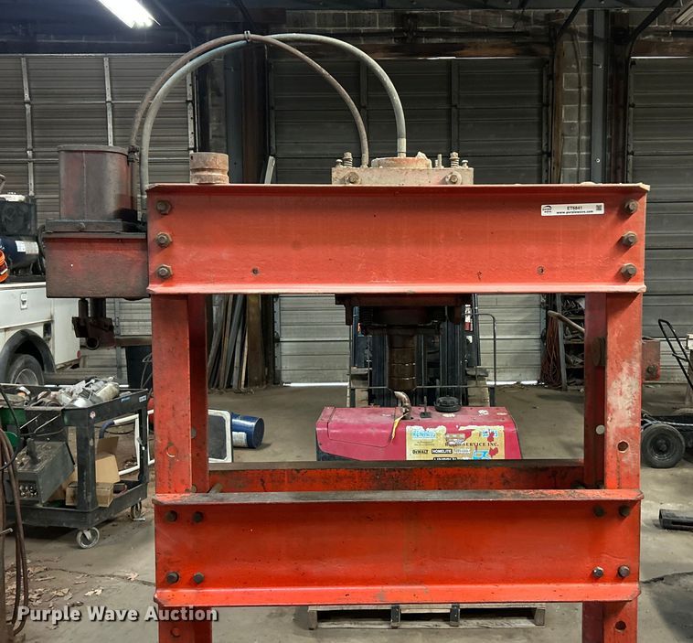 image for item ET6841 F.A. Nugier H60-7 hydraulic press